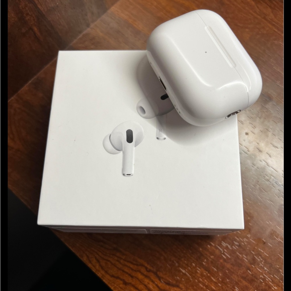 Apple AirPods Pro with Charging Case - White